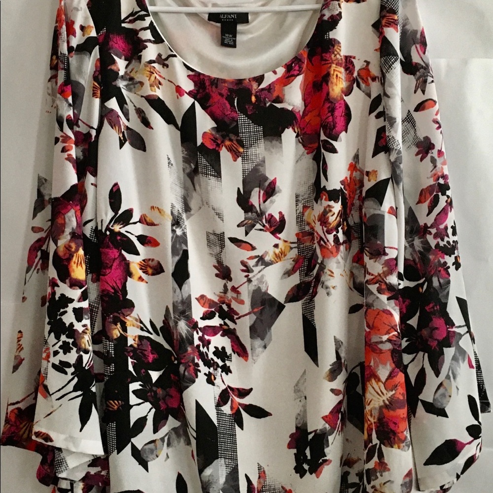 Womans Flower Print Blouse , Size 18W